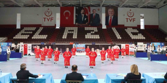 Elazığ’da Geleneksel Ezgilerle Unutulmaz Rekabet