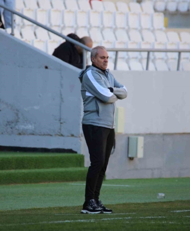 elazigsporda-erkan-sozerinin-zaferle-baslangici-GSgyzyNc.jpg