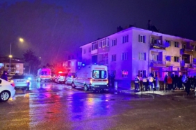 erzincanda-korkutan-yangin-3-cocukla-birlikte-8-kisi-dumandan-etkilendi-hcnuIvLF.jpg