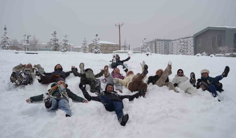 erzurumda-belcikali-turistlerin-kis-keyfi-NwQR6sKk.jpg