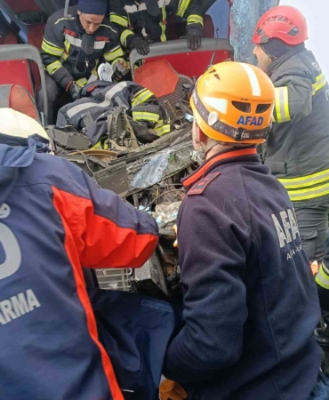 erzurumda-feci-zincirleme-trafik-kazasi-20-kisi-yaralandi-HyRjbWp6.jpg