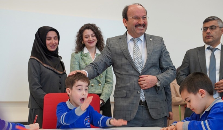 etu-psikoloji-arastirma-ve-uygulama-merkezi-resmen-faaliyete-gecti-Ezd5Mesx.jpg