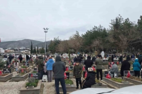 gaziantep-protokolu-islahiye-deprem-sehitligini-ziyaret-etti-kbBKzI9F.jpg