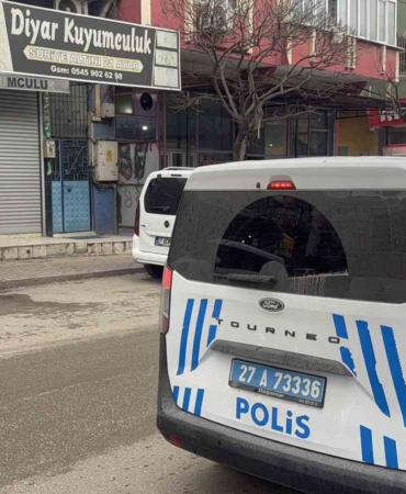 gaziantepte-kuyumcu-soygunu-gerceklestiren-sahislar-yakalandi-ve-calinan-altinlar-ortaya-cikti-WzqmgmIG.jpg