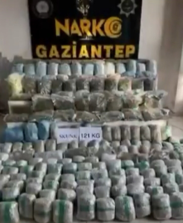 gaziantepte-yuzlerce-kilogram-skunk-ele-ge-gecirildi-tutuklama-gerceklesti-QrrKNvKF.jpg