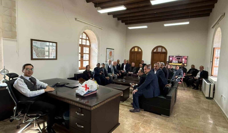 gercus-kaymakami-oztas-muhtarlarla-onemli-bir-toplanti-gerceklestirdi-YEnifJZQ.jpg