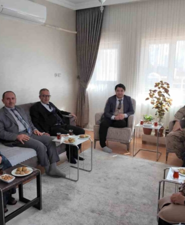 gercuste-kahraman-sehit-yakinlari-ve-gazilere-anlamli-vefa-ziyareti-9u1YXq2d.jpg