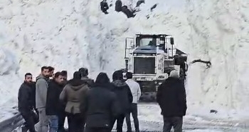 hakk-ri-van-ve-sirnak-yolunda-heyecan-verici-cig-alarmi-VUWbvmqP.jpg