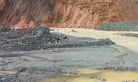Heyelan Nedeniyle Oluşan Alternatif Yol Sular Altında Kaldı