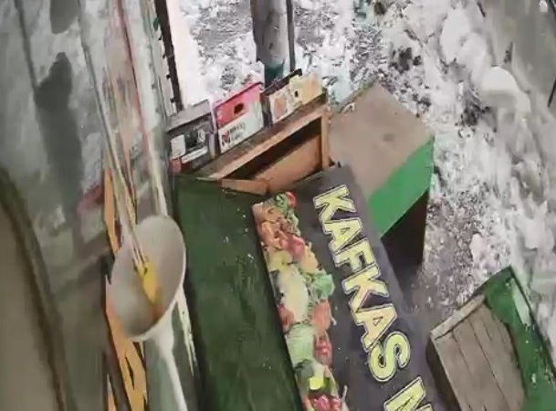 karsta-kar-kutlesinin-altinda-kalmaktan-sans-eseri-kurtulanlar-n4kYZ5OO.jpg
