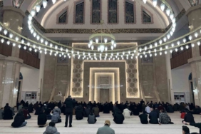 karsta-ramazanin-ilk-teravih-namazi-coskuyla-kilindi-JzWRRs9Y.jpg