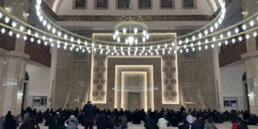 karsta-ramazanin-ilk-teravih-namazi-coskuyla-kilindi-JzWRRs9Y.jpg
