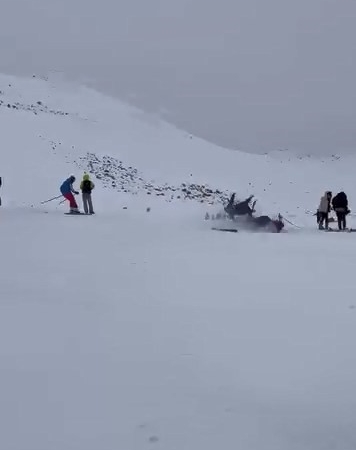 kayak-merkezinde-faciaya-neden-olan-kaza-6-kisi-yarali-qzXmhwqI.jpg