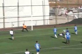 malatyada-tarihi-an-okul-sporlari-futbol-musabakasinda-alkislarla-karsilanan-gol-8Jaa65iR.jpg