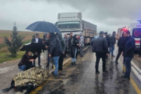 mardinde-tir-ve-otomobil-carpisti-1-kisi-hayatini-kaybetti-4-yarali-BWAUQRCp.jpg