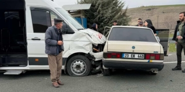 minibus-ve-tofas-kazasi-4-yarali-vNOYHPMd.jpg