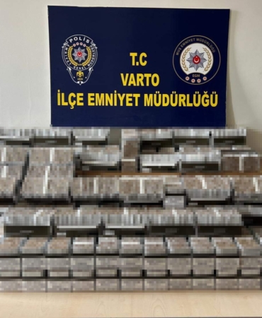 musta-kacak-sigara-operasyonu-1766-paket-ve-35000-makaron-yakalandi-OqvJuvbF.jpg