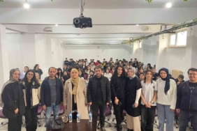 naside-can-cermik-fen-lisesinde-etkileyici-bir-konferans-verdi-KE8pMRPd.jpg