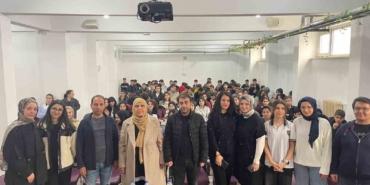 naside-can-cermik-fen-lisesinde-etkileyici-bir-konferans-verdi-KE8pMRPd.jpg