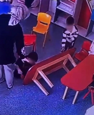 ozel-okulda-sok-edici-goruntu-cocugun-parmaklari-nasil-hale-geldi-hcN1je8K.jpg