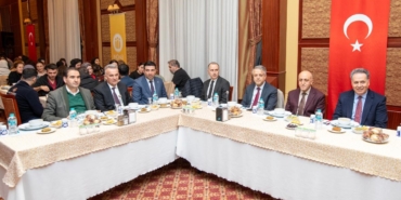 rektor-akpolat-totm-personeliyle-iftar-yemeginde-bulustu-NbLT61rr.jpg