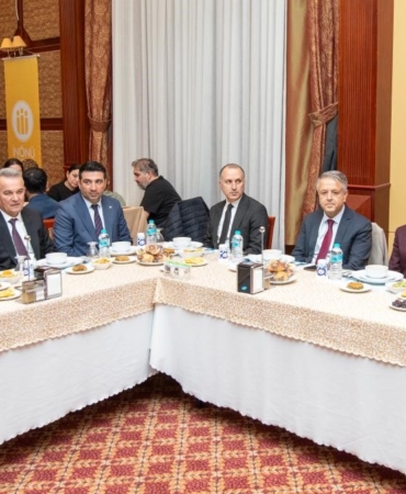 rektor-akpolat-totm-personeliyle-iftar-yemeginde-bulustu-NbLT61rr.jpg