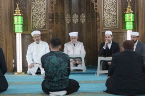 siirtte-depremde-hayatini-kaybedenler-icin-anma-mevlidi-duzenlendi-s7STQHav.jpg