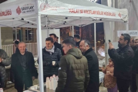 tuncelide-berat-kandilinde-vatandaslara-geleneksel-salep-ikrami-V6sa1EAX.jpg