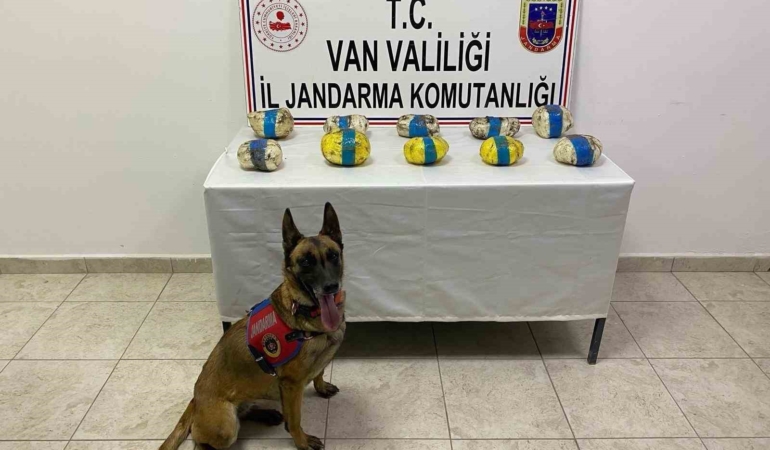tusbada-11-kilogram-metamfetamin-operasyonu-PvLLqzgm.jpg