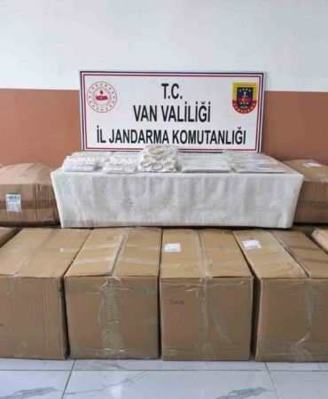 vanda-17-bin-160-adet-kacak-bijuteri-malzemesi-ele-gecirildi-BjZZEYbC.jpg