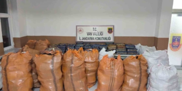 vanda-gumruk-kacagi-malzemelere-baskin-ele-gecirilenler-QkdtD4aO.jpg