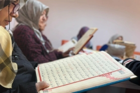 yesilyurt-kent-konseyinde-kuran-i-kerim-egitimi-ve-mukabele-programinin-baslangici-aD5CCB95.jpg