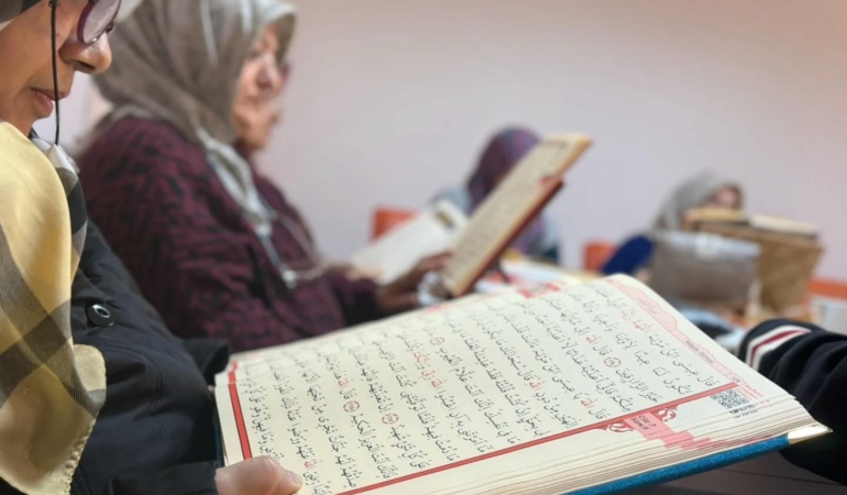 yesilyurt-kent-konseyinde-kuran-i-kerim-egitimi-ve-mukabele-programinin-baslangici-aD5CCB95.jpg
