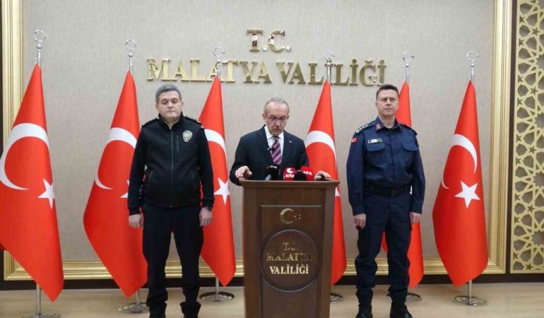 yesilyurtta-buyukler-icin-devam-eden-saygi-ve-sevgi-BYr8at4v.jpg