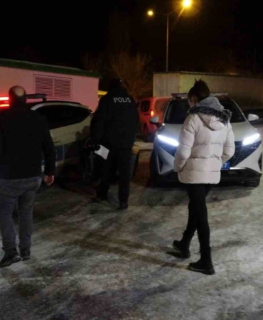 zorla-tutulan-kadin-polis-ve-itfaiye-tarafindan-kurtarildi-wzhk2Guu.jpg