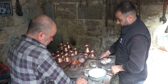 50 Yıldır Kalaycılık Yapan Çocuk Yaşta Usta