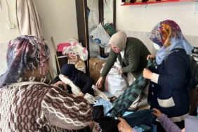 8-martta-ihtiyac-sahibi-kadinlara-kiyafet-yardimi-atFAEl9C.jpg
