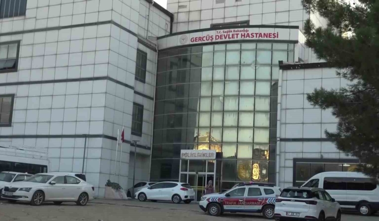 batmanda-otomobil-kazasi-yoldan-cikan-aracta-1-yarali-bFey6bh2.jpg