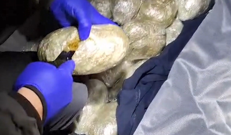 bitliste-4-kilo-800-gram-skunk-yakalandi-gC8jX3Xm.jpg