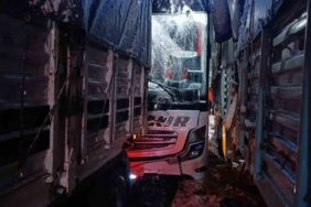 bitlisteki-otobus-kazasi-tira-arkadan-carpma-sonucu-8-yarali-JE4UQ1vZ.jpg