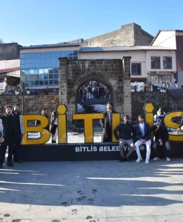 bitlisteki-uluslararasi-ogrenciler-tarihi-mekanlari-kesfetti-uEgex1nC.jpg