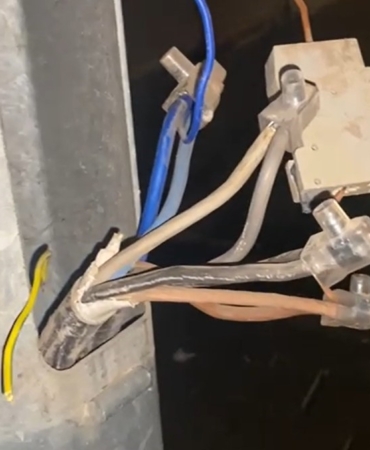 cadde-aydinlatma-direklerinden-kacak-elektrik-hatti-cekimi-skandali-BFEUVaJs.jpg