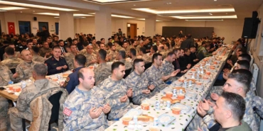 canakkale-zaferi-gununde-guvenlik-guclerinin-iftar-bulusmasi-yzI8RRZU.jpg