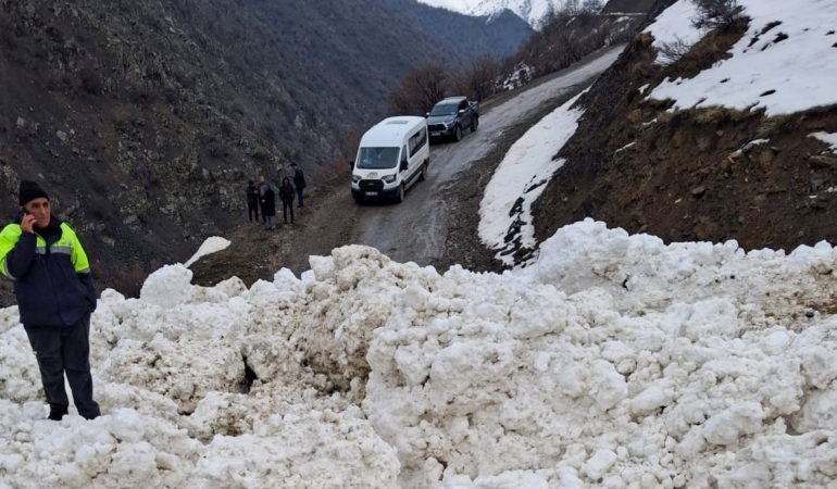 catakta-cig-felaketi-1-mahalle-ve-8-mezraya-erisim-kesildi-vJnij1hL.jpg