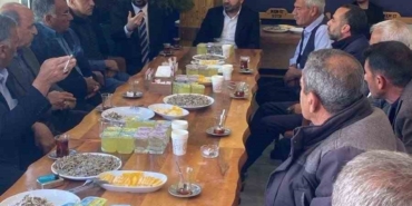 cermikteki-iki-aile-arasindaki-husumet-barisla-kuruldu-zF6GZrIH.jpg
