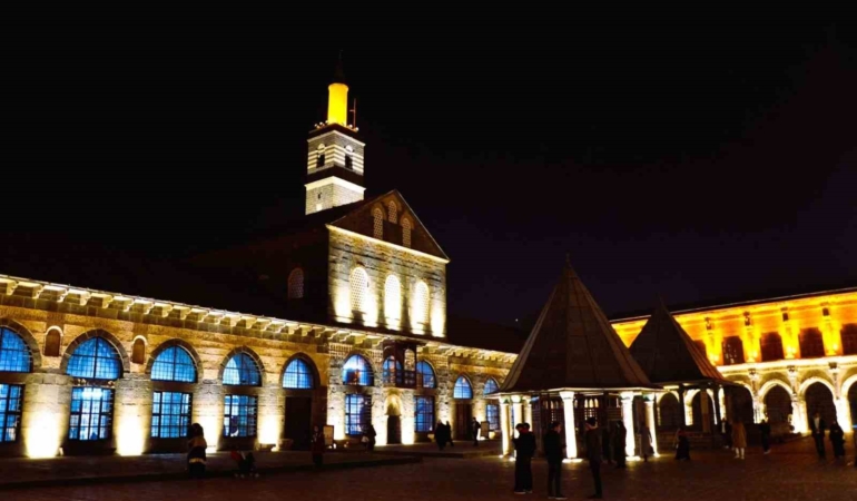 dicle-elektrik-diyarbakirin-tarihi-mirasini-aydinlatiyor-JGcwa3pA.jpg