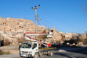 dicle-elektrik-mardindeki-aydinlatma-altyapisini-yenilemeye-doydu-hzG158tW.jpg