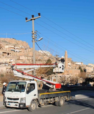 dicle-elektrik-mardindeki-aydinlatma-altyapisini-yenilemeye-doydu-hzG158tW.jpg