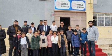 dicle-ilce-milli-egitim-muduru-selcukun-ogrenci-ve-ogretmenlerle-bulusmasi-UvUv8e5c.jpg