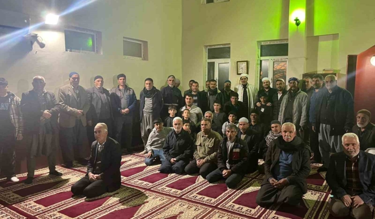 diclede-kadir-gecesi-dualarla-gecen-bir-gece-M31sNBg6.jpg